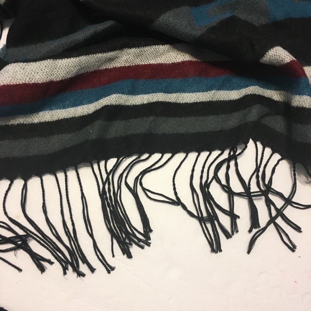 Altare Women’s Striped Fringed Poncho Scarf wrap - Picture 3 of 8
